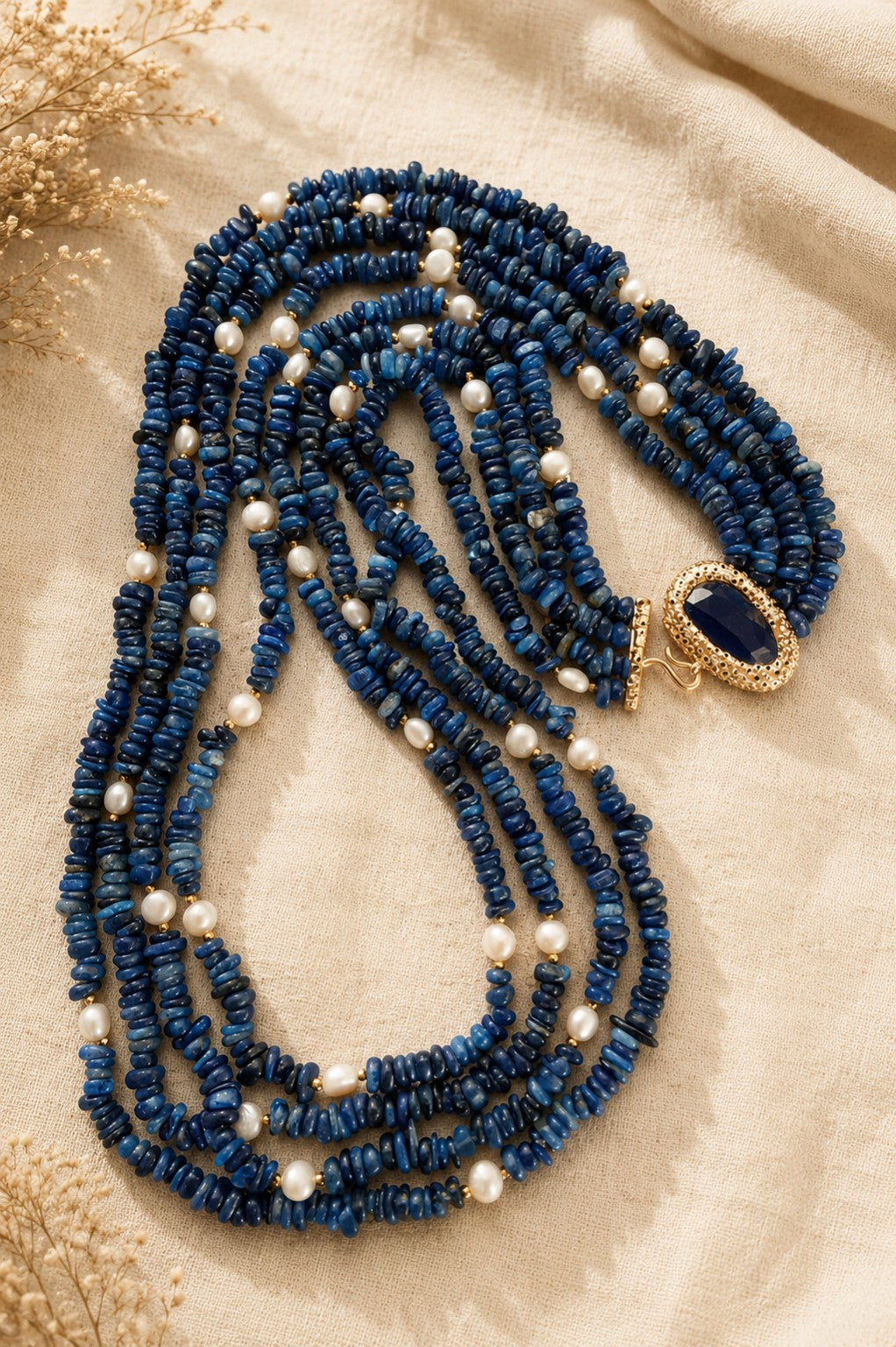 Collana Multifilo Apatite e Perle di Fiume – 4 Fili con Chiusura Gioiello in Bronzo Dorato