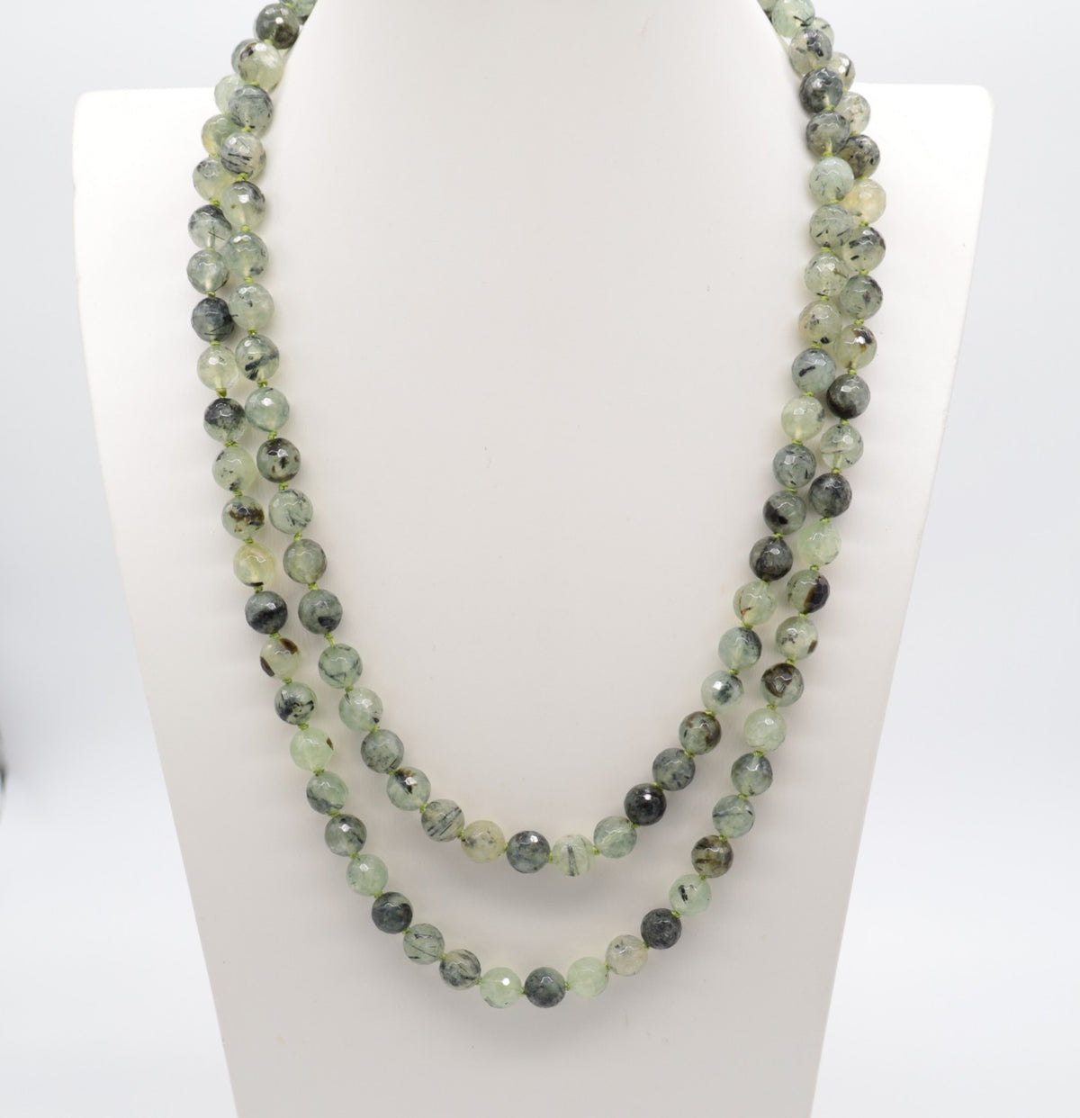 Collana Lunga 120 cm in Prehnite Naturale Sfaccettata Annodata a Mano