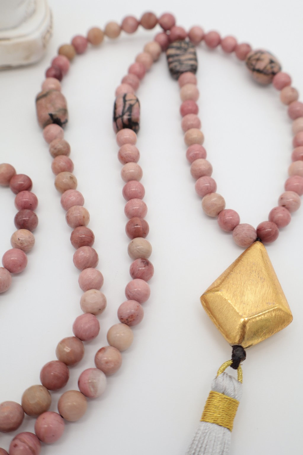 Mala Equilibrio in Rodonite Naturale 8 mm con Elemento Geometrico Dorato