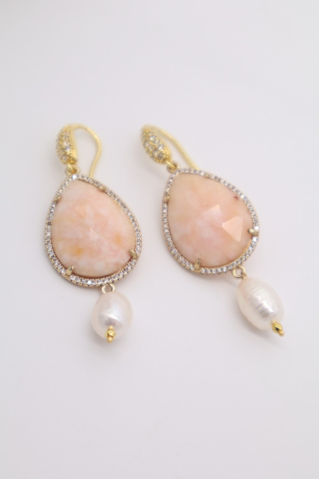 Orecchini Pendenti Opale Rosa e Perle di Fiume