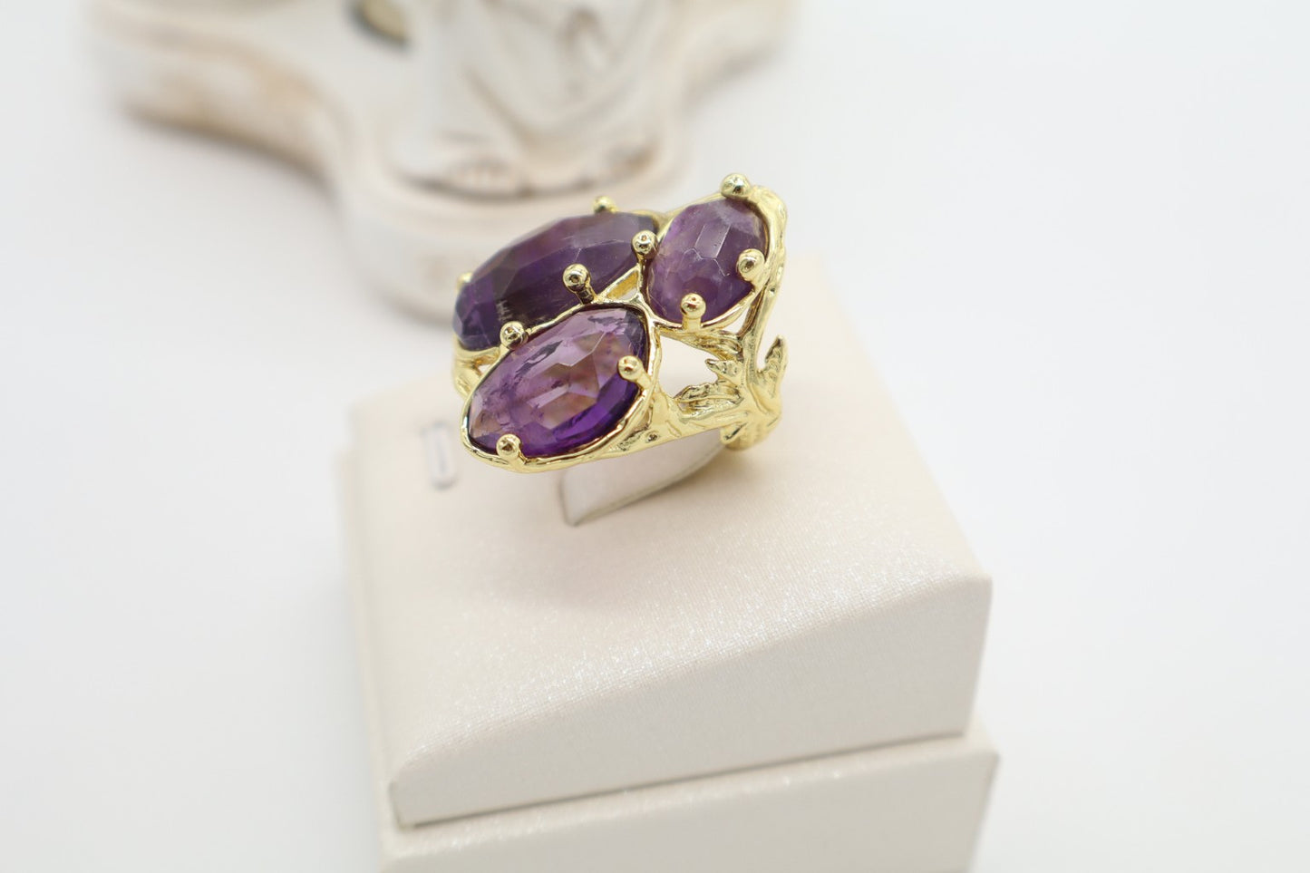 Anello Cocktail Ametista Viola Sfaccettata in Bronzo Dorato