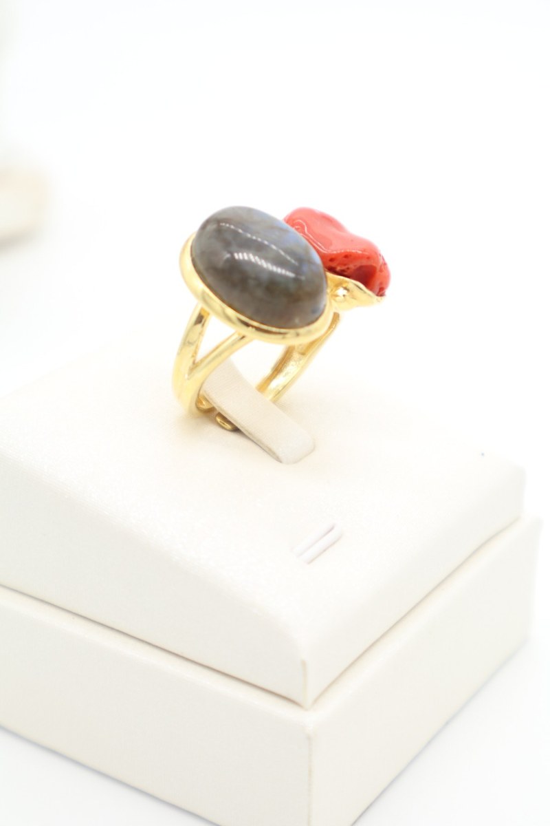 Anello in Argento 925 Dorato con Labradorite e Corallo Naturale