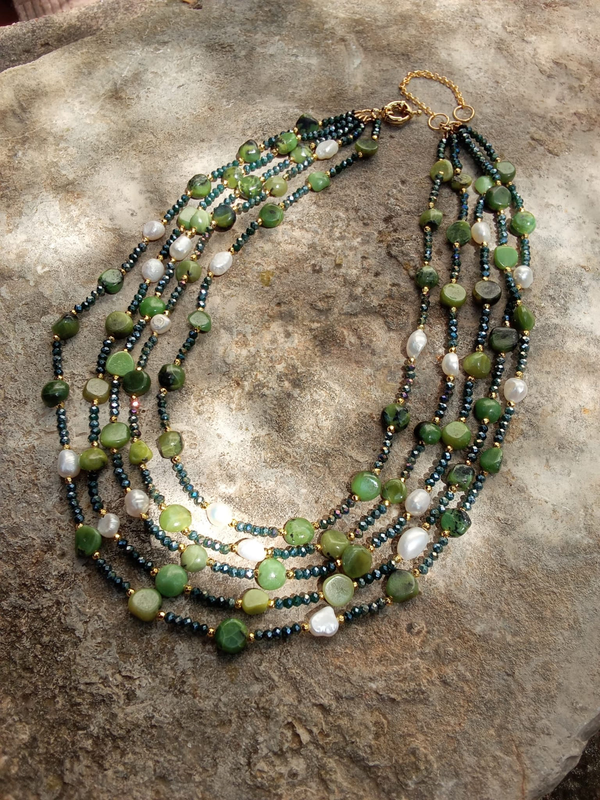 Collana Multifilo Giada Canadese, Perle d'Acqua Dolce e Cristalli