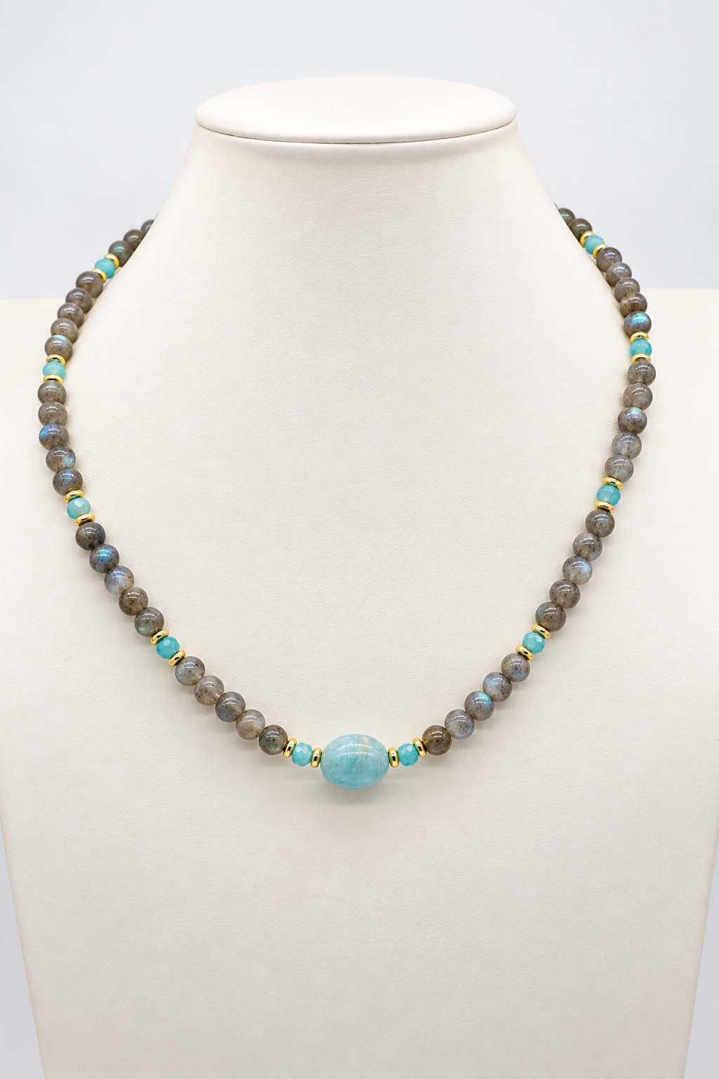 Collana girocollo in labradorite naturale e acquamarina con grande pietra ovale centrale