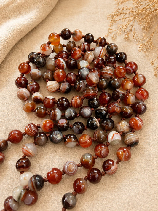 Collana Lunga in Agata Marrone Mogano Striata Naturale – 120 cm