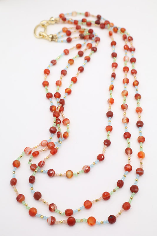 Collana multifilo in corniola multicolor e cristalli sfaccettati, 60 cm, collezione Essential Eterea Natural Stone.