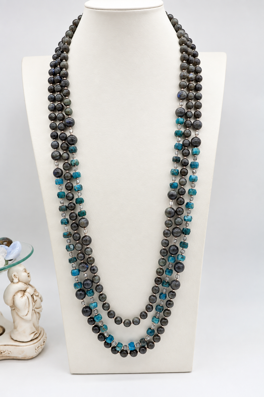 Collana multifilo in labradorite e apatite naturale, tre fili, 80–84 cm, chiusura in argento 925 rosato