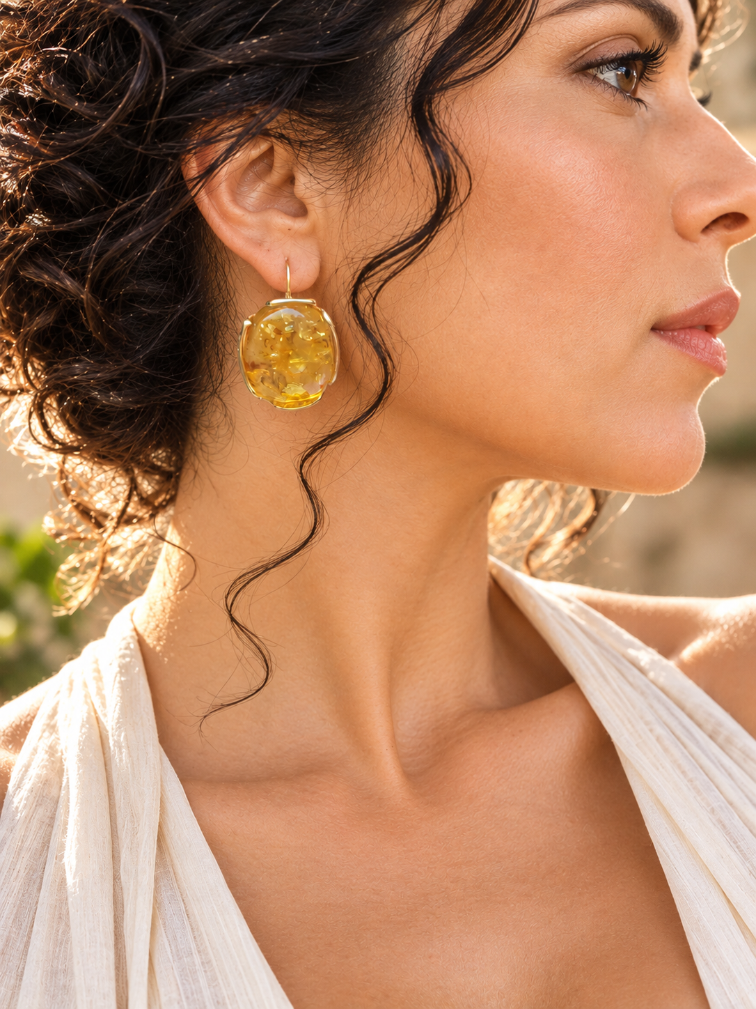 Orecchini in Ambra Naturale Citrino con Inclusioni e Argento Dorato – Prestige