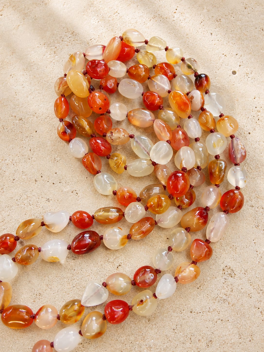 Collana Lunga in Corniola Multicolor Naturale 120 cm – Pepite Burattate 8–11
