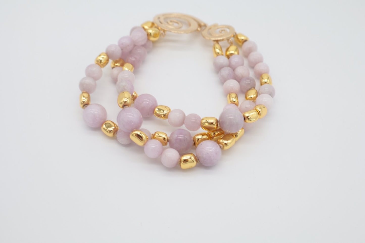 Bracciale Multi filo in Kunzite Naturale – 3 Fili con Chiusura a Spirale