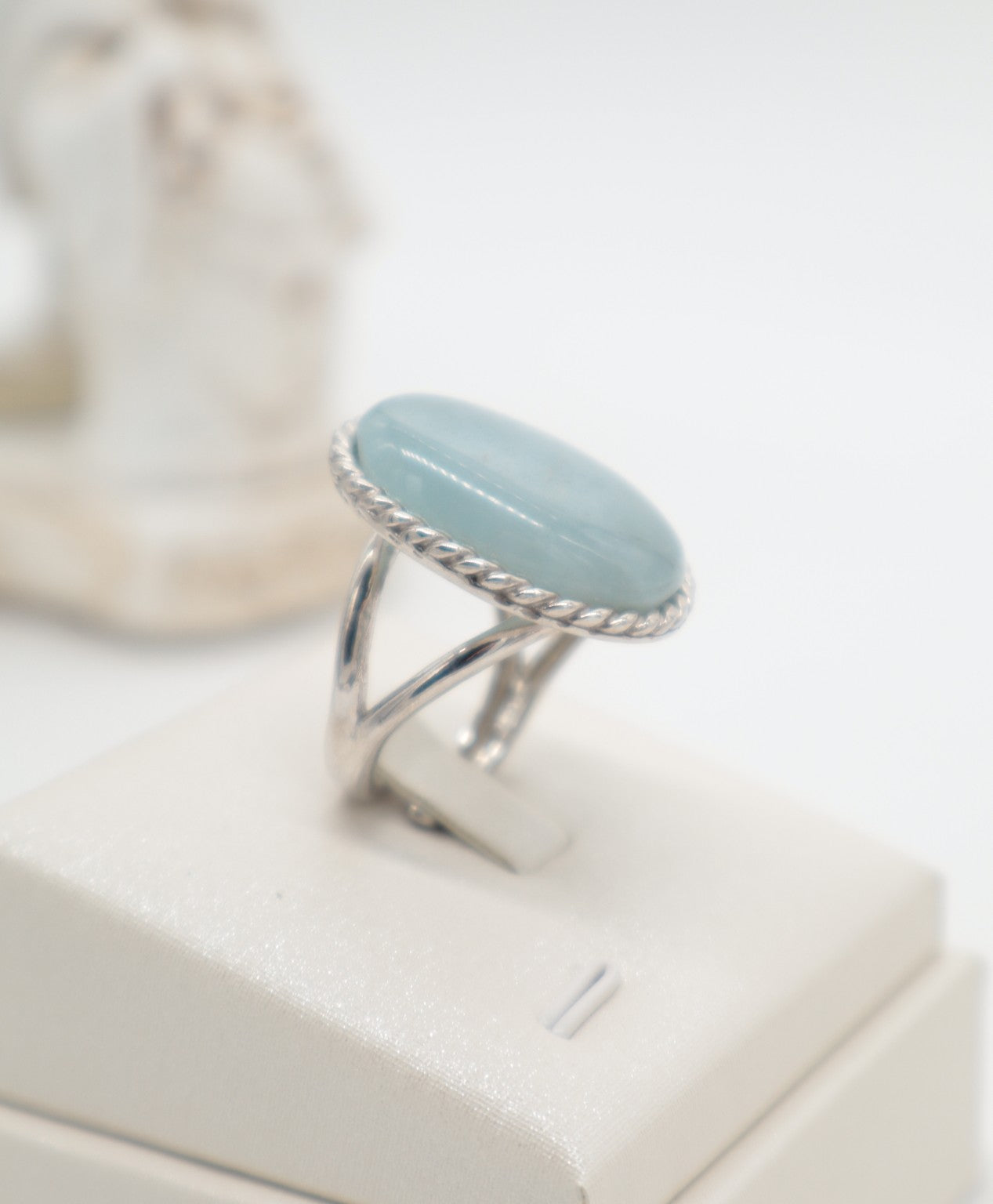 Anello regolabile in Argento 925 rodiato con Acquamarina naturale ovale