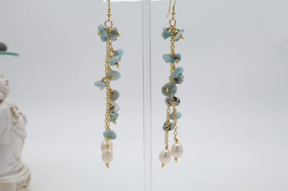 Boucles d'oreilles pendantes en larimar et perles d'eau douce – Artisanales