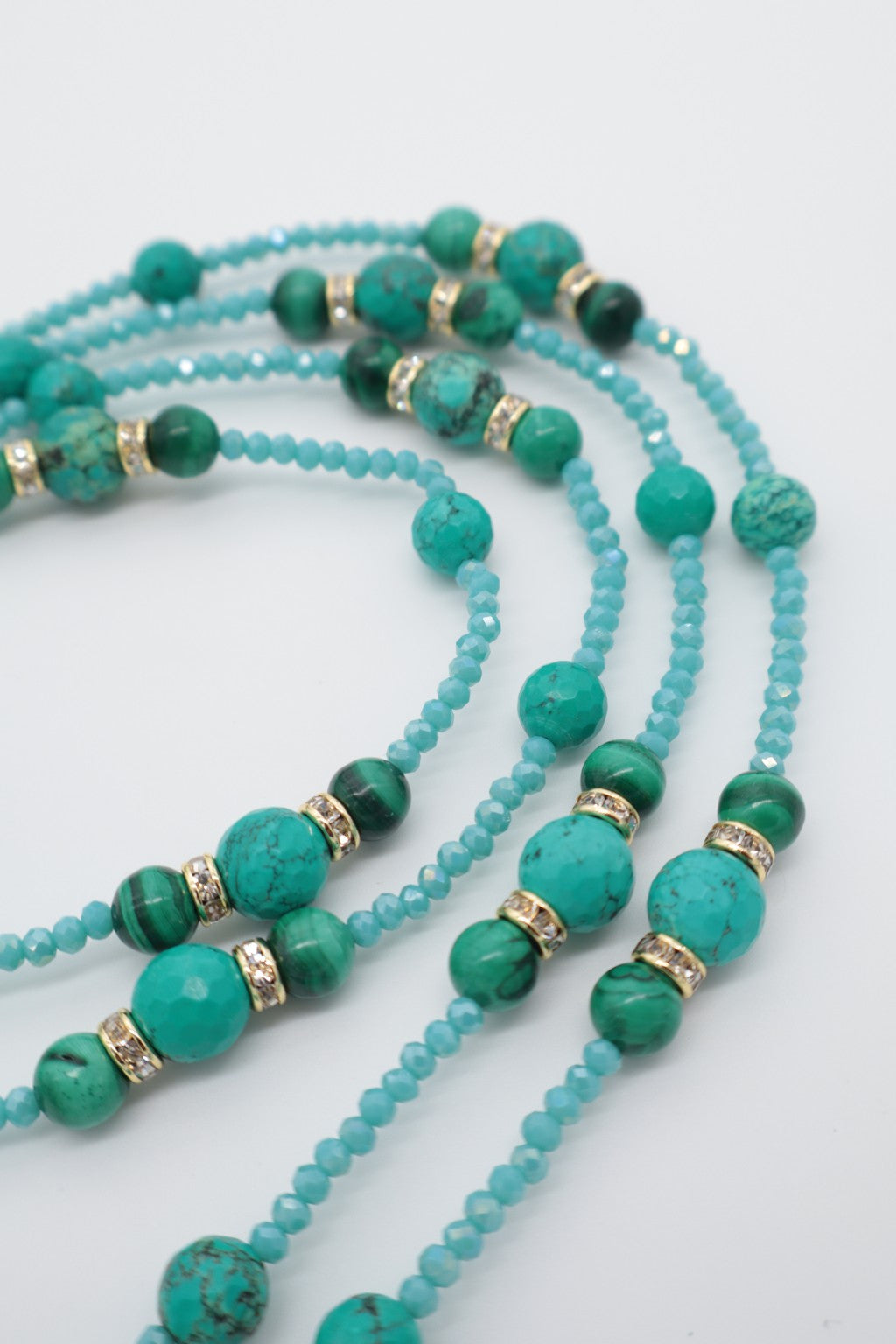 Collana Lunga 160 cm in Turchese Stabilizzato, Malachite e Cristalli Sfaccettati
