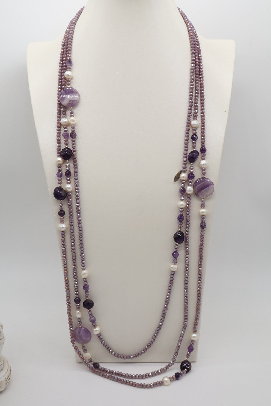 Collana Lunga Multifilo in Ametista, Cristalli Sfaccettati e Perle di Fiume – 100 cm