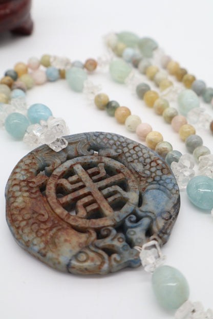 Collana Mix di Pietre Naturali con Medaglione Inciso