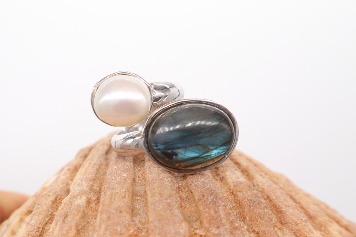 Anello Contrarié in Argento 925 con Labradorite e Perla Naturale