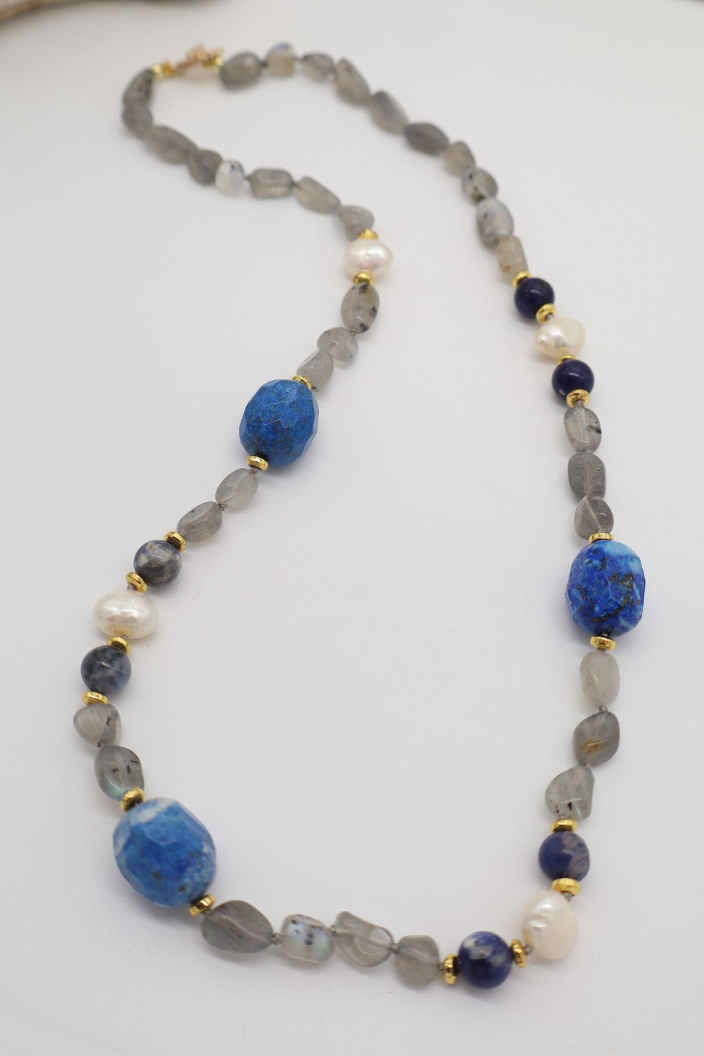 Collana Girocollo in Labradorite, Sodalite e Perle di Fiume