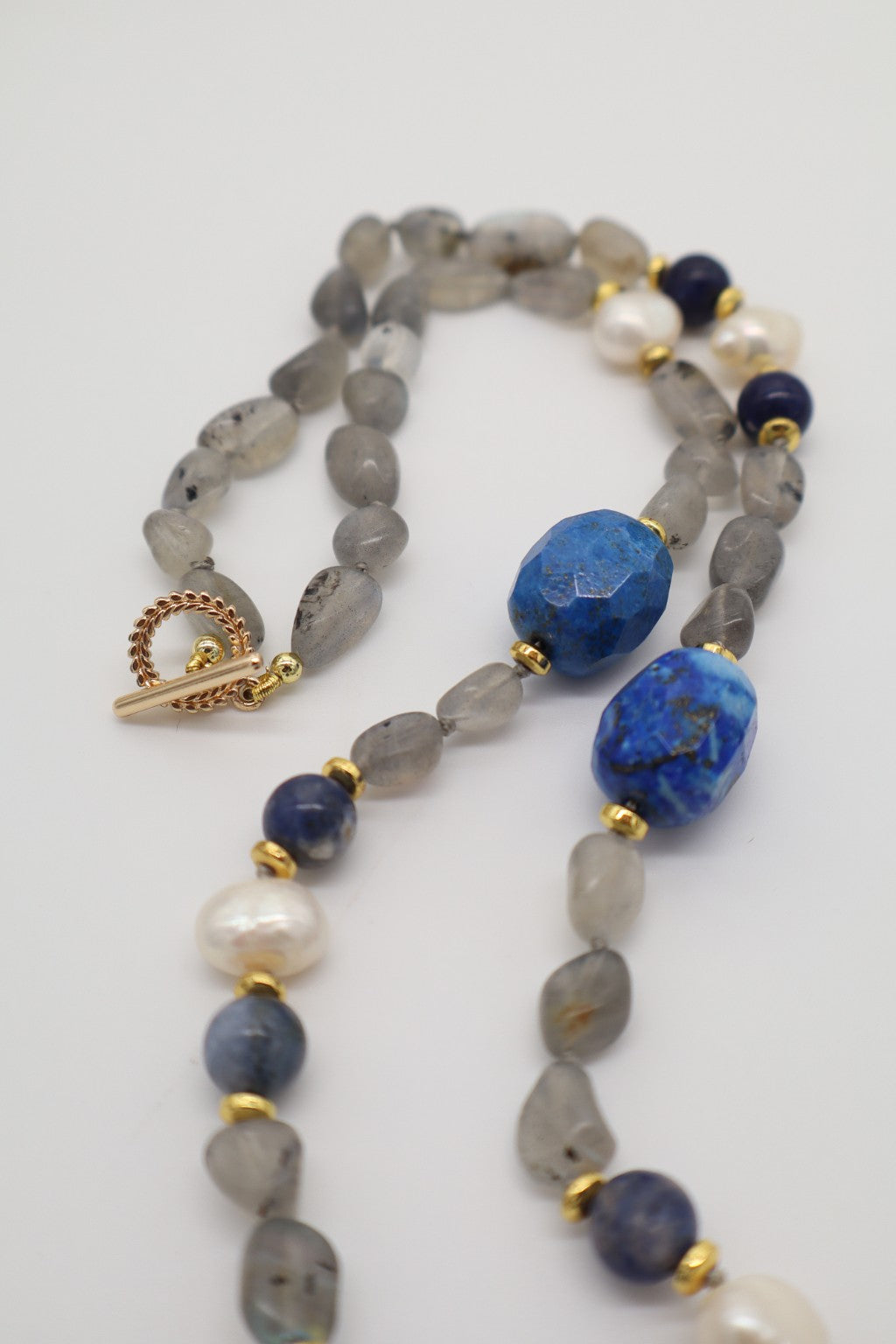 Collana Girocollo in Labradorite, Sodalite e Perle di Fiume