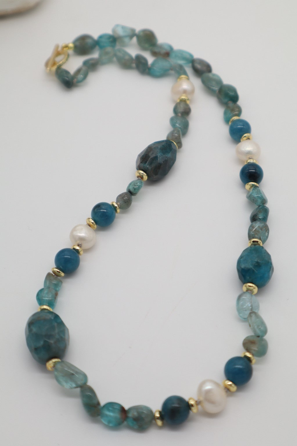 Collana Girocollo in Apatite Blu, Perle di Fiume