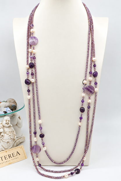 Collana Lunga Multifilo in Ametista, Cristalli Sfaccettati e Perle di Fiume – 100 cm