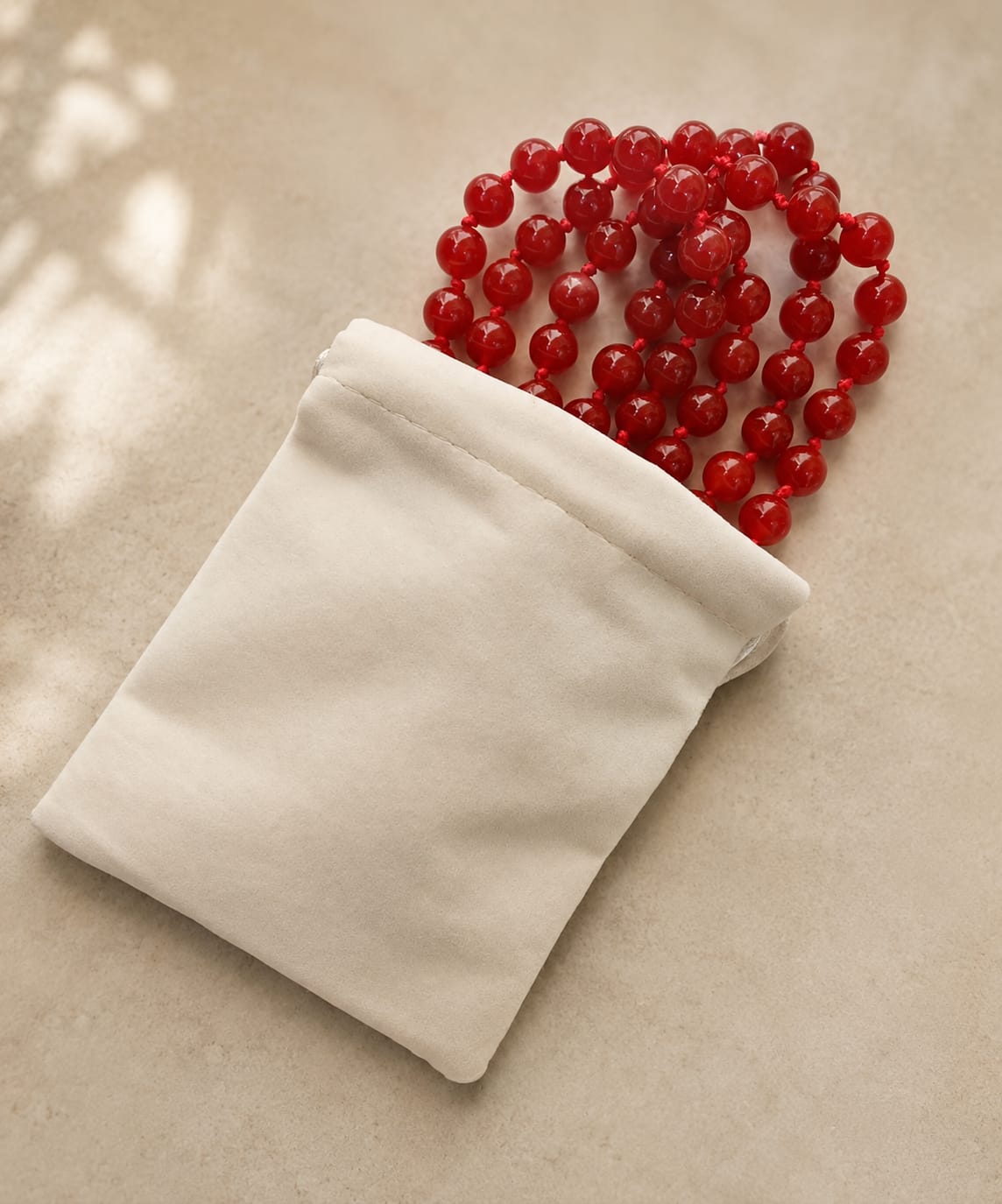Collana lunga in Corniola naturale – 120 cm – Pietre 10 mm – Annodata a mano