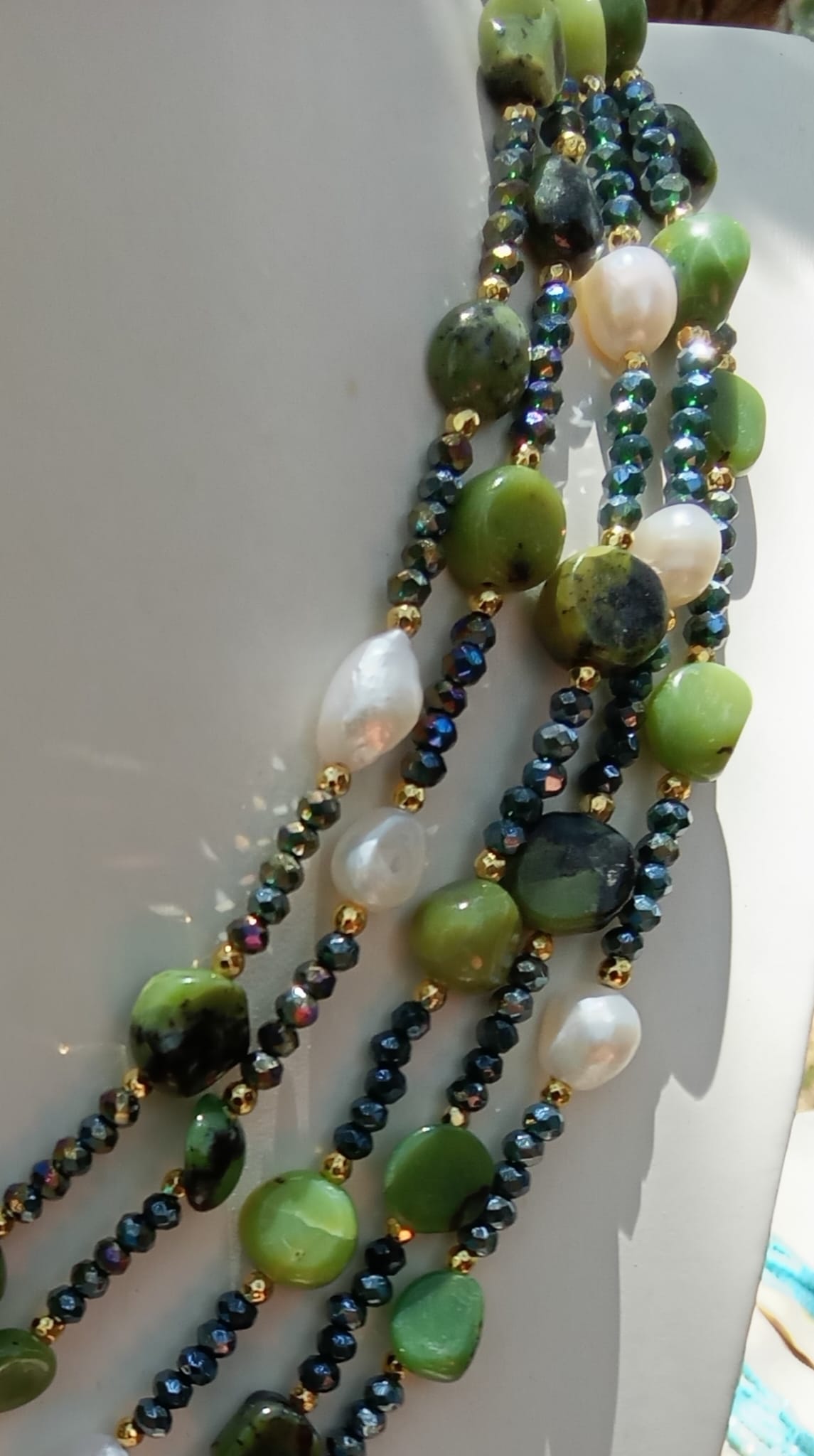 Collana Multifilo Giada Canadese, Perle d'Acqua Dolce e Cristalli