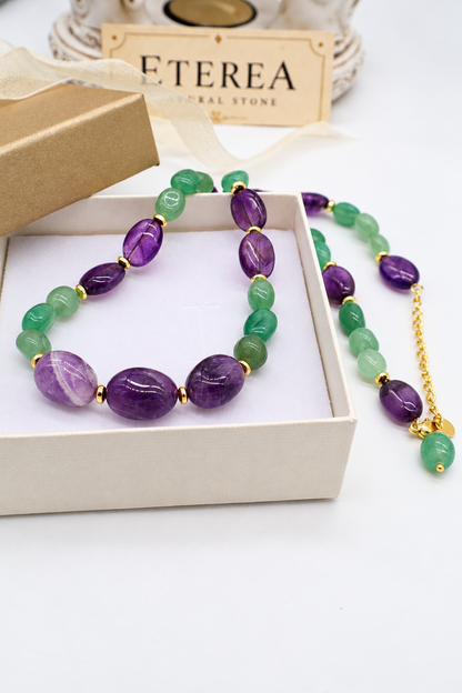 Collier Essential in Ametista e Avventurina naturale, con chiusura in acciaio dorato.