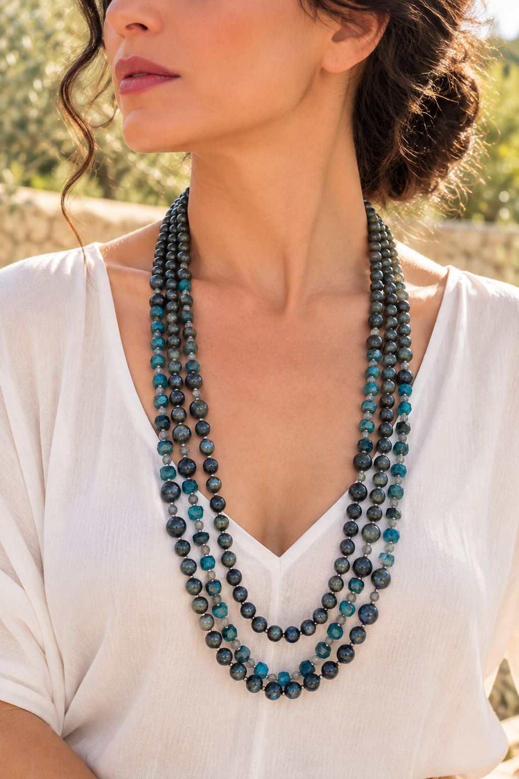 Collana multifilo in labradorite e apatite naturale, tre fili, 80–84 cm, chiusura in argento 925 rosato