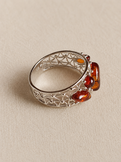 Bague en argent 925 rhodié avec ambre cognac naturel de la mer Baltique