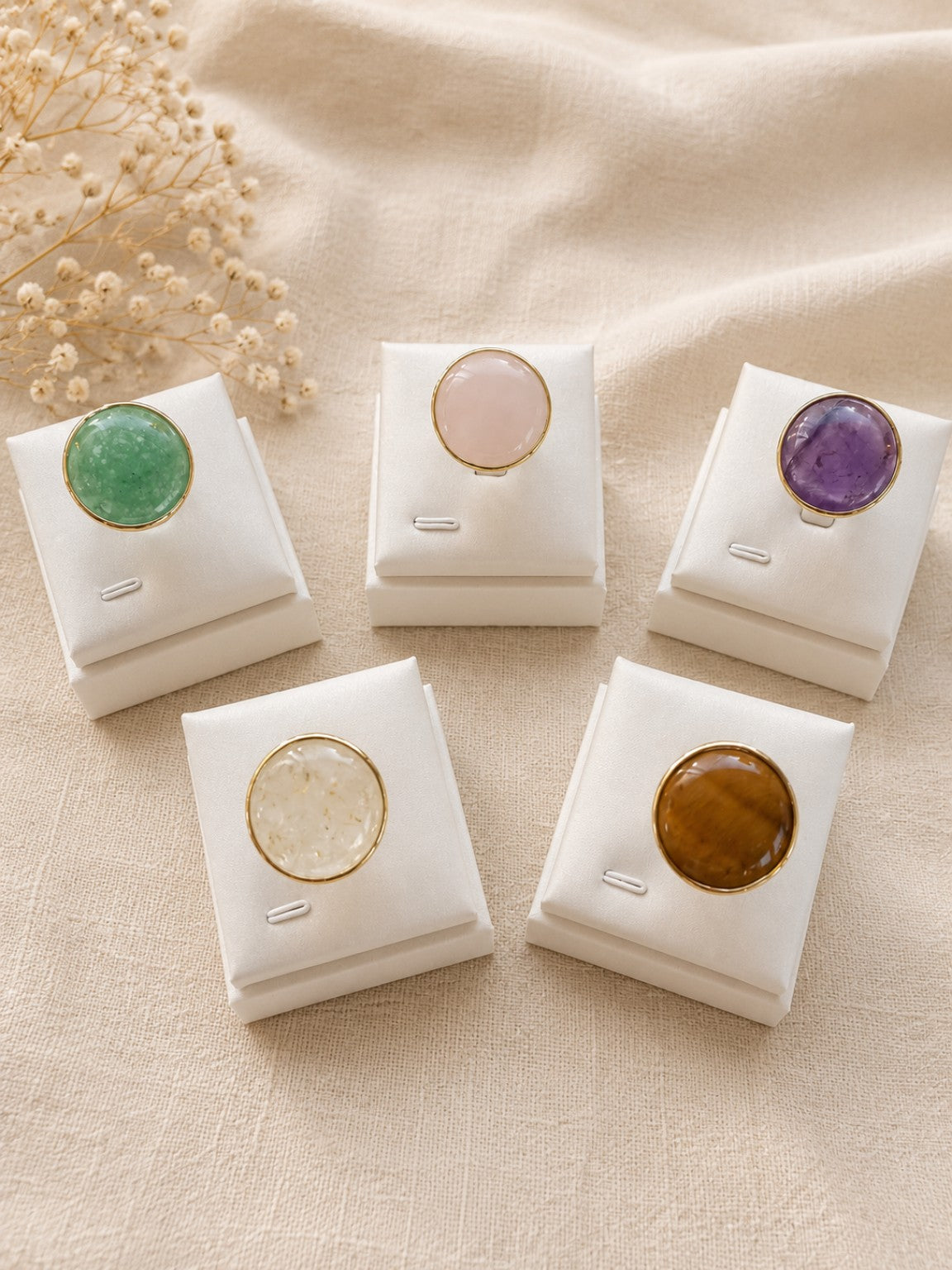 Anello Cabochon Rotondo in Pietra Naturale – Regolabile – Bronzo Dorato Etrea Natural Stone
