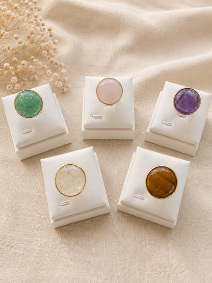 Anello Cabochon Rotondo in Pietra Naturale – Regolabile – Bronzo Dorato Etrea Natural Stone