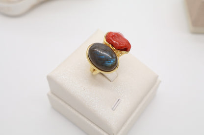 Anello in Argento 925 Dorato con Labradorite e Corallo Naturale
