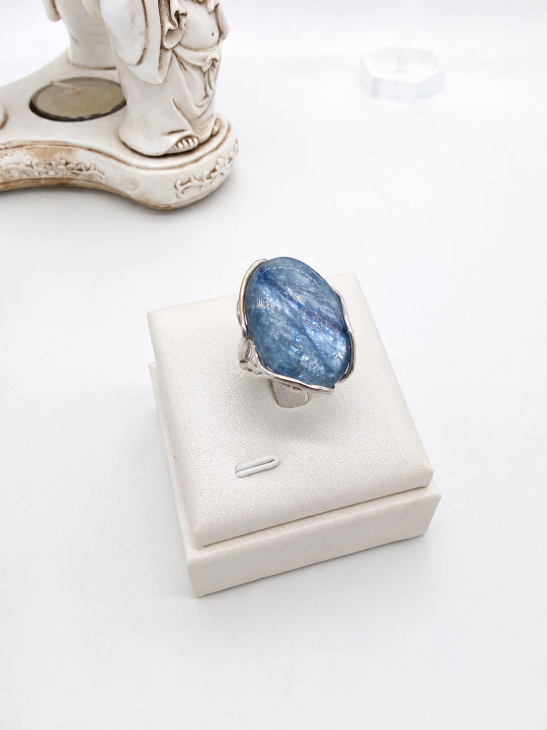 Anello in argento 925 rodiato regolabile con cianite blu naturale