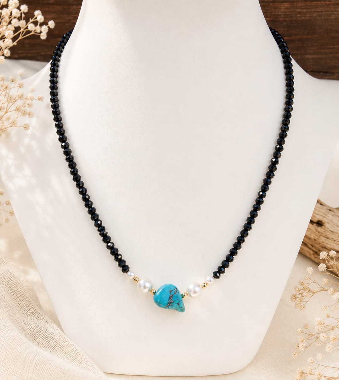Collana Girocollo con Turchese Naturale, Perle d'Acqua Dolce e Cristalli Neri Sfaccettati Eterea Natural Stone