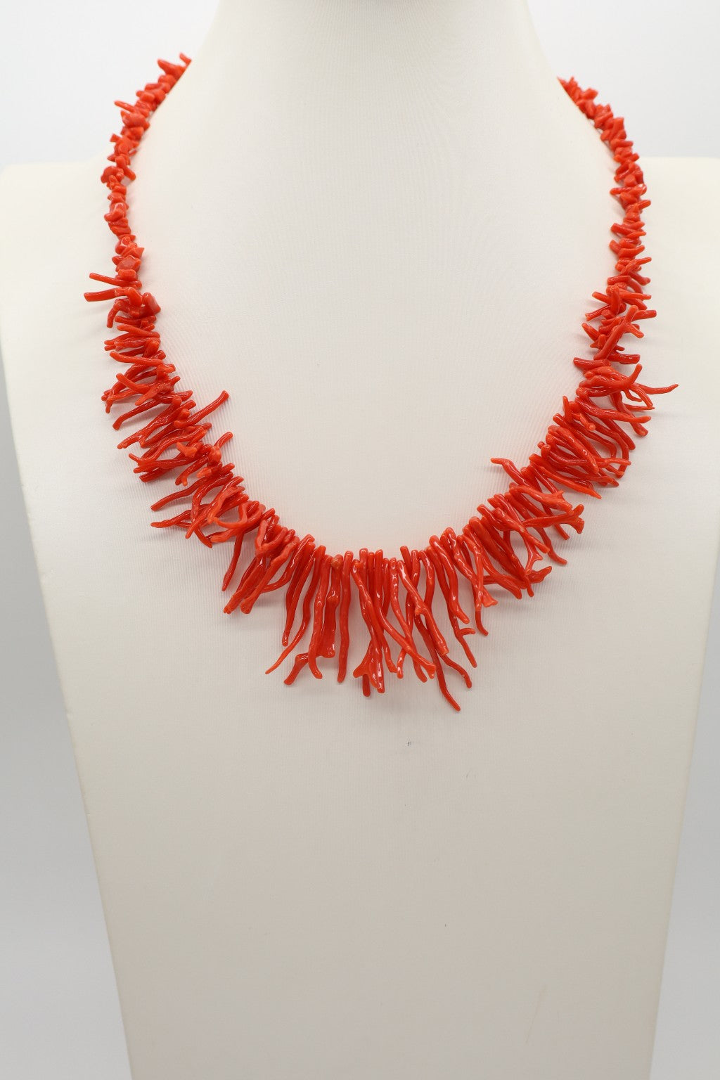 Collana Girocollo in Corallo Naturale Rosso con Chiusura in Argento 925