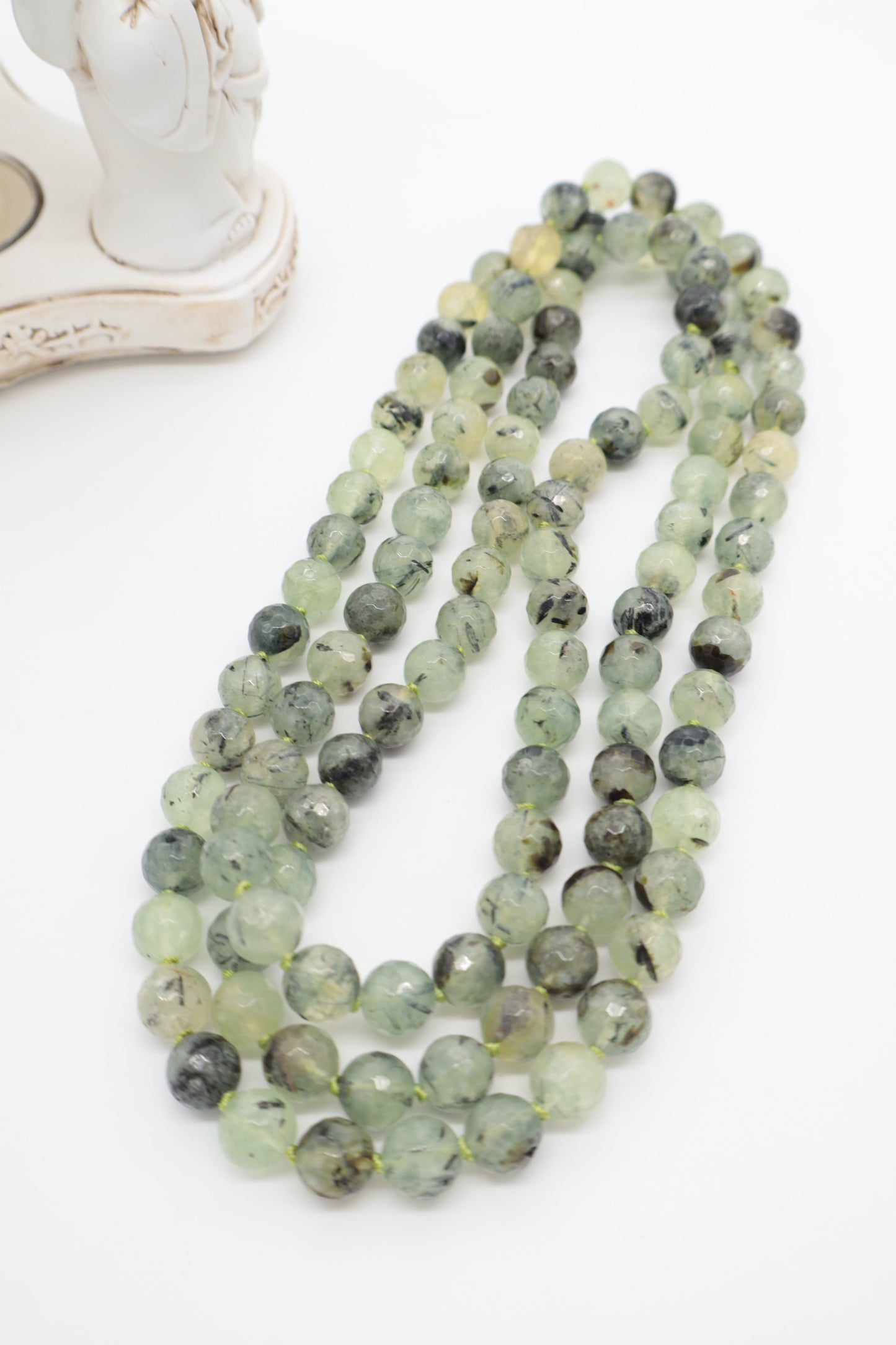 Collana Lunga 120 cm in Prehnite Naturale Sfaccettata Annodata a Mano