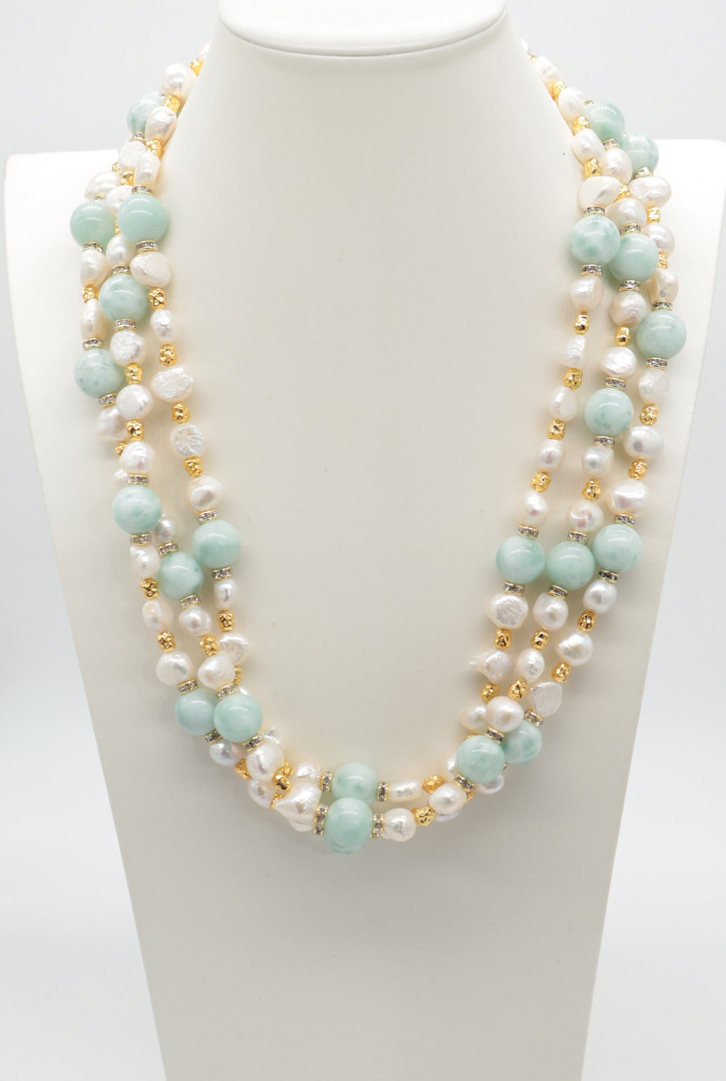 Collana Prestige a Tre Fili in Larimar e Perle Barocche Naturali | Eterea Natural Stone