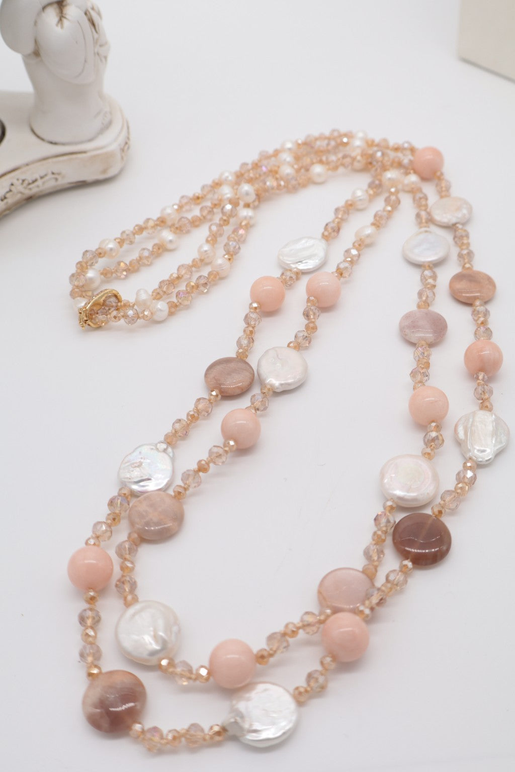 Collana componibile a due fili con Giada Rosa, perle scaramazze, pietre naturali e cristalli