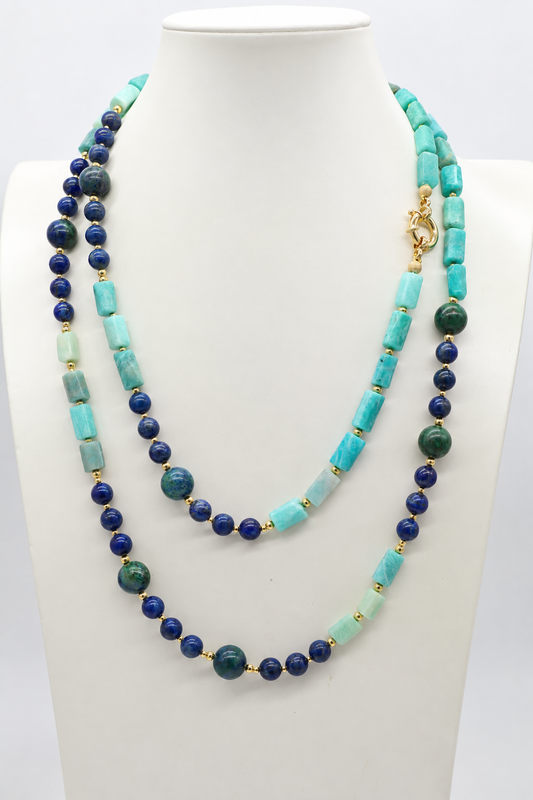 Collana lunga 120 cm in amazzonite e lapislazzuli su busto