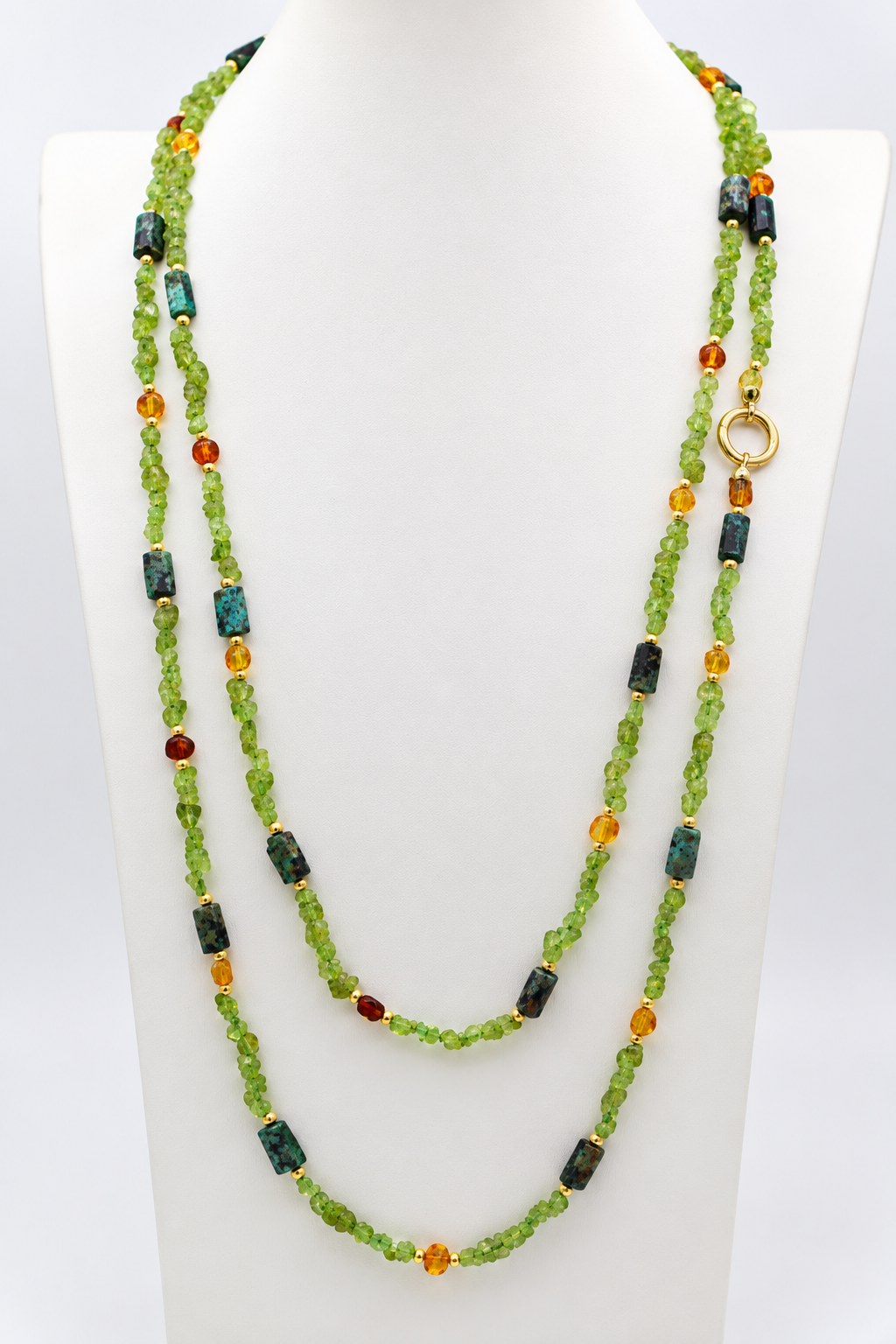 Collana lunga 160 cm in peridoto, ambra baltica e turchese africano, vista completa