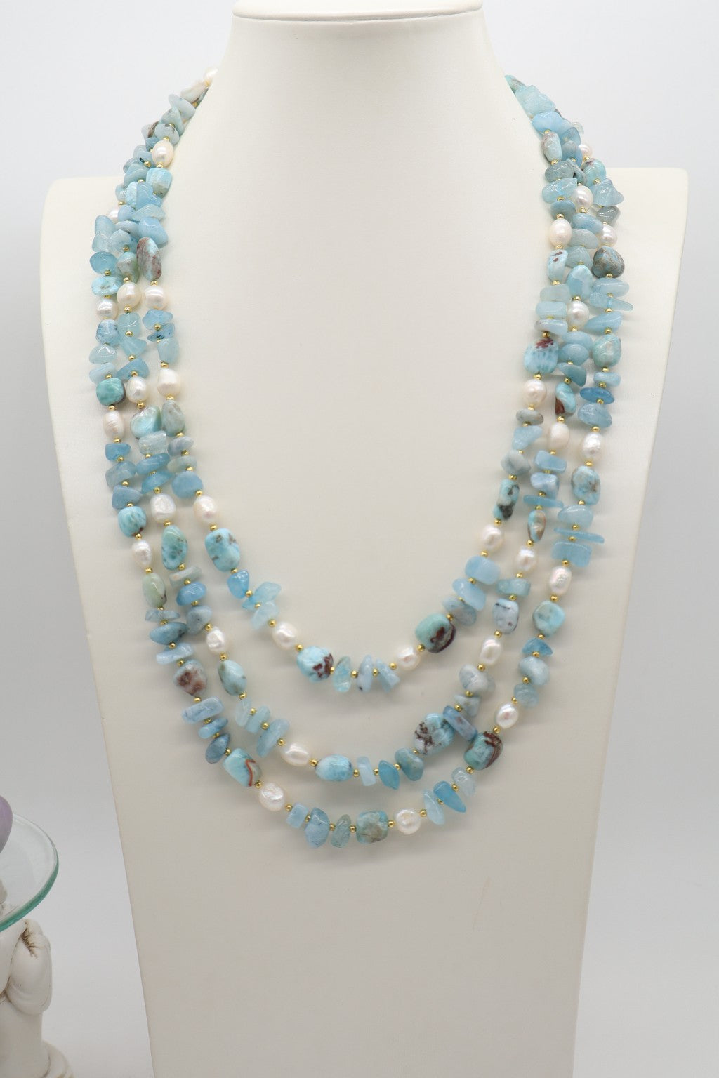 Collana multifilo in acquamarina, larimar e perle di fiume con chiusura in argento dorato