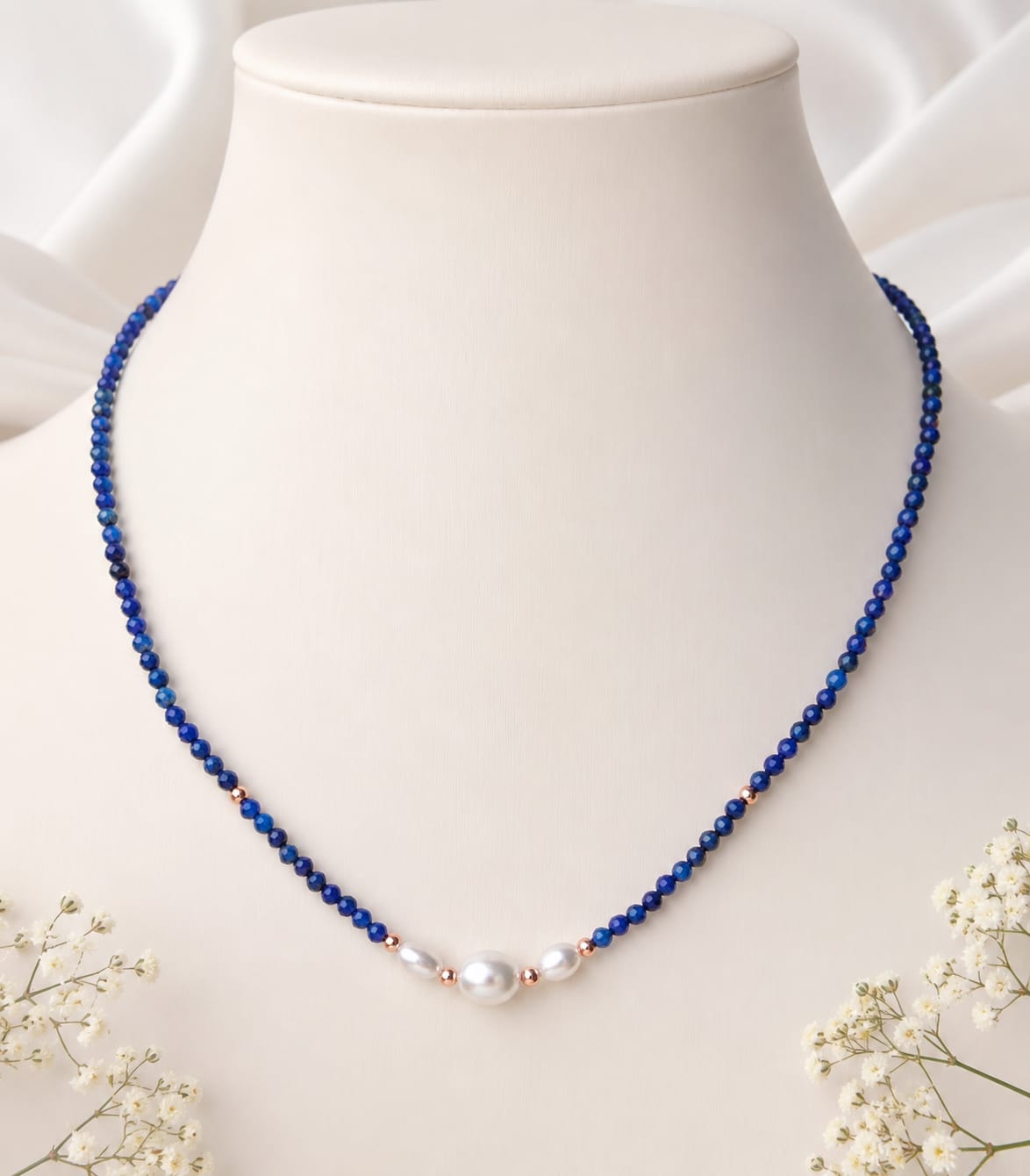 Girocollo Lapislazzuli Sfaccettati e Perle d'Acqua Dolce Eterea Natural Stone