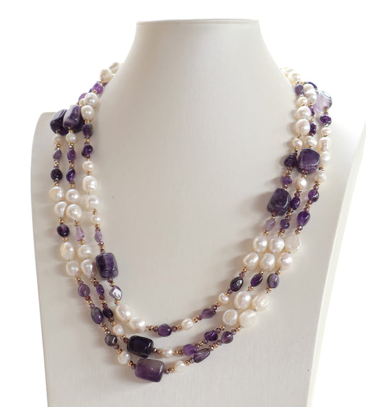 Collana Multifilo in Ametista e Perle d’Acqua Dolce – 3 Fili – 70 cm