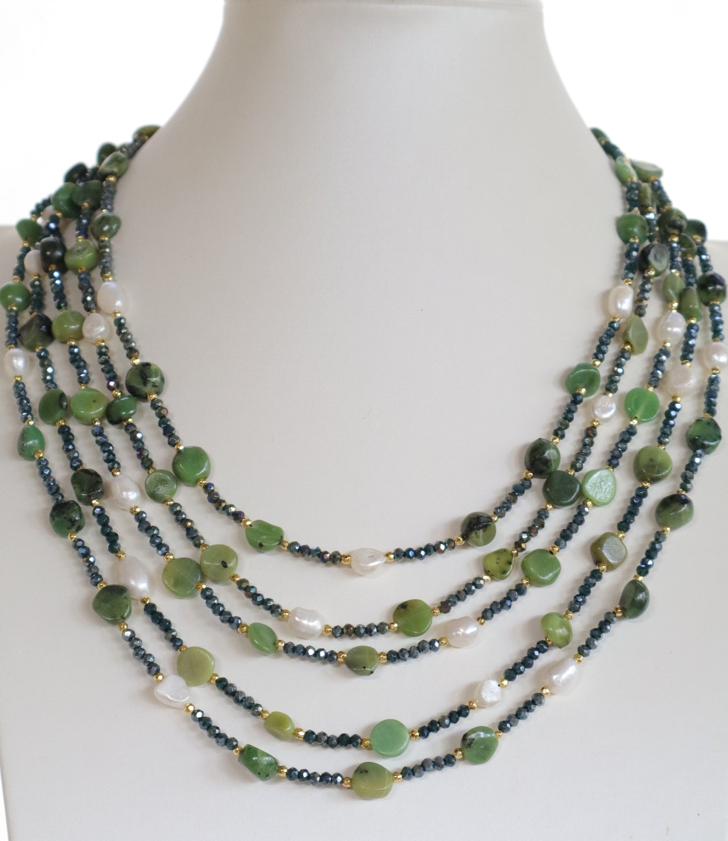 Collana Multifilo Giada Canadese, Perle d'Acqua Dolce e Cristalli