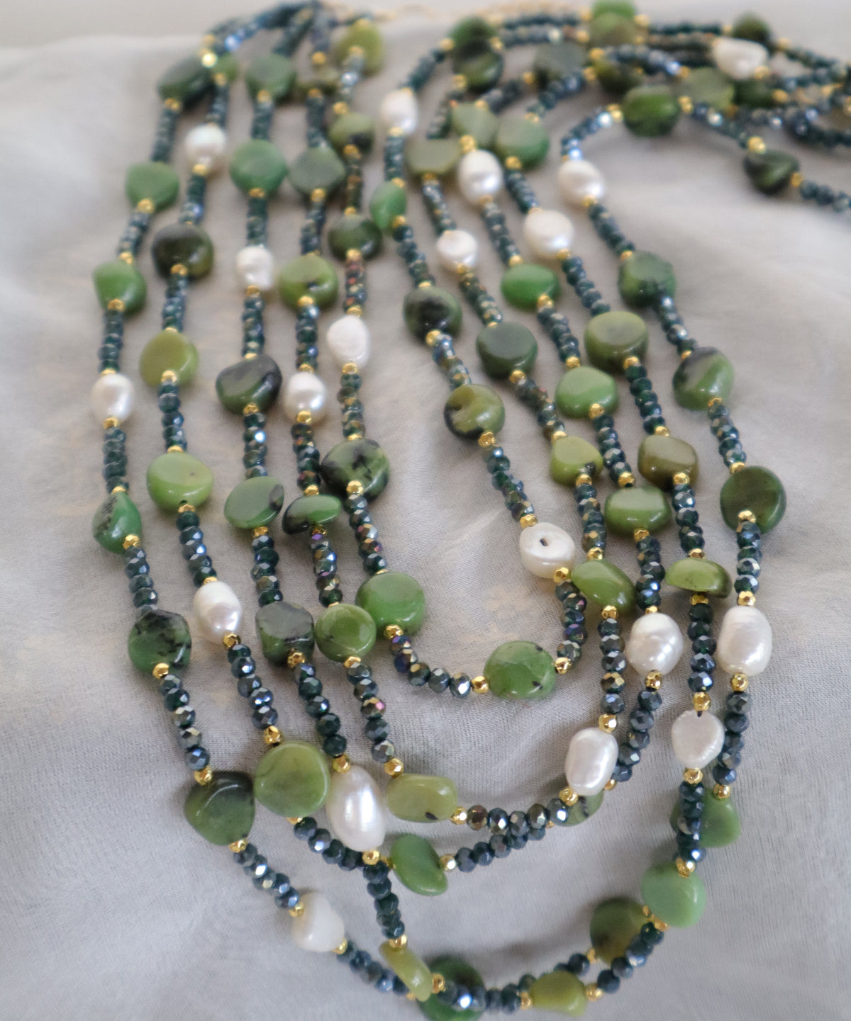Collana Multifilo Giada Canadese, Perle d'Acqua Dolce e Cristalli