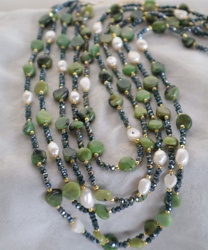 Collana Multifilo Giada Canadese, Perle d'Acqua Dolce e Cristalli