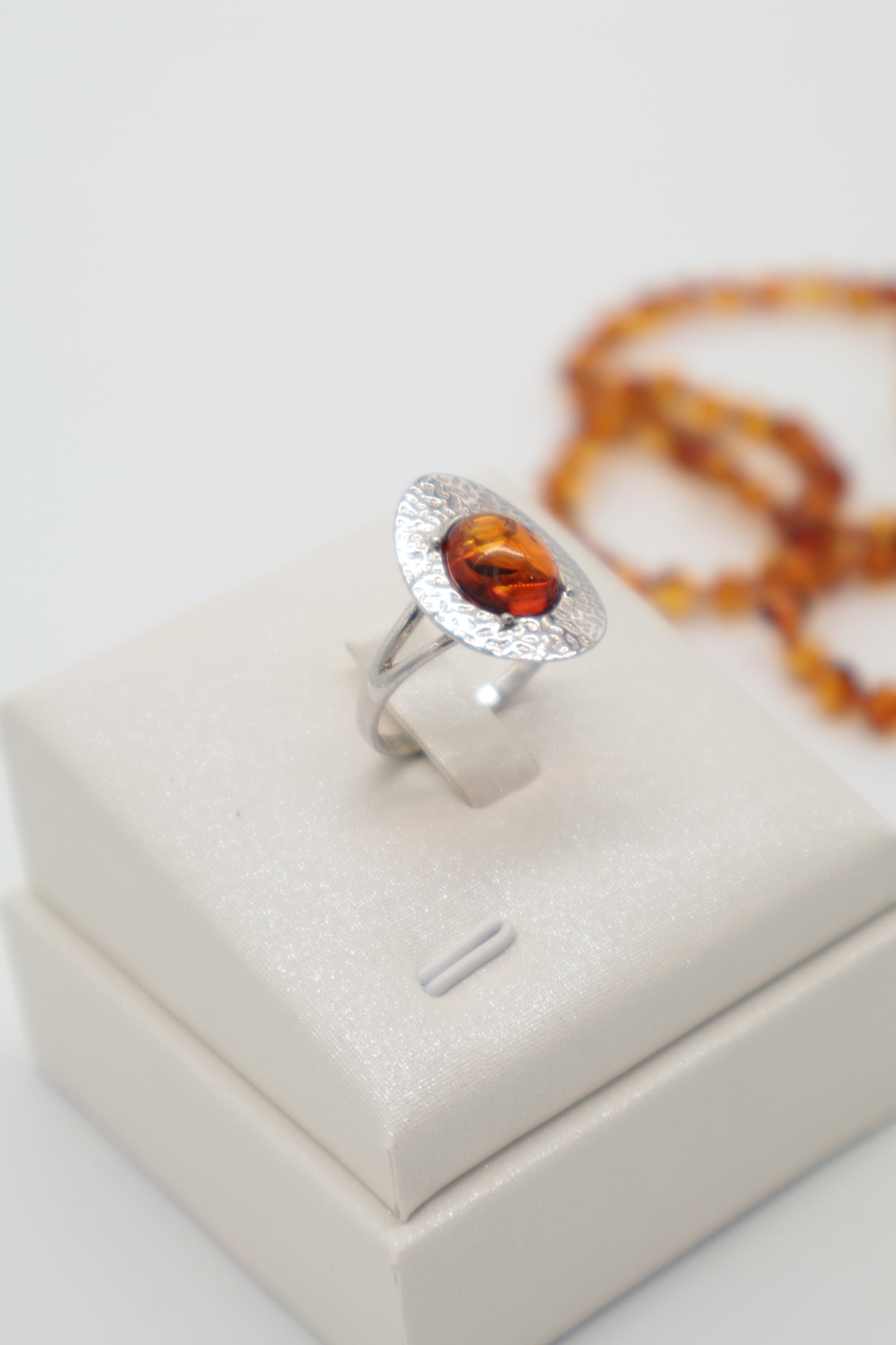 Anello in Argento 925 con Ambra Baltica Ovale