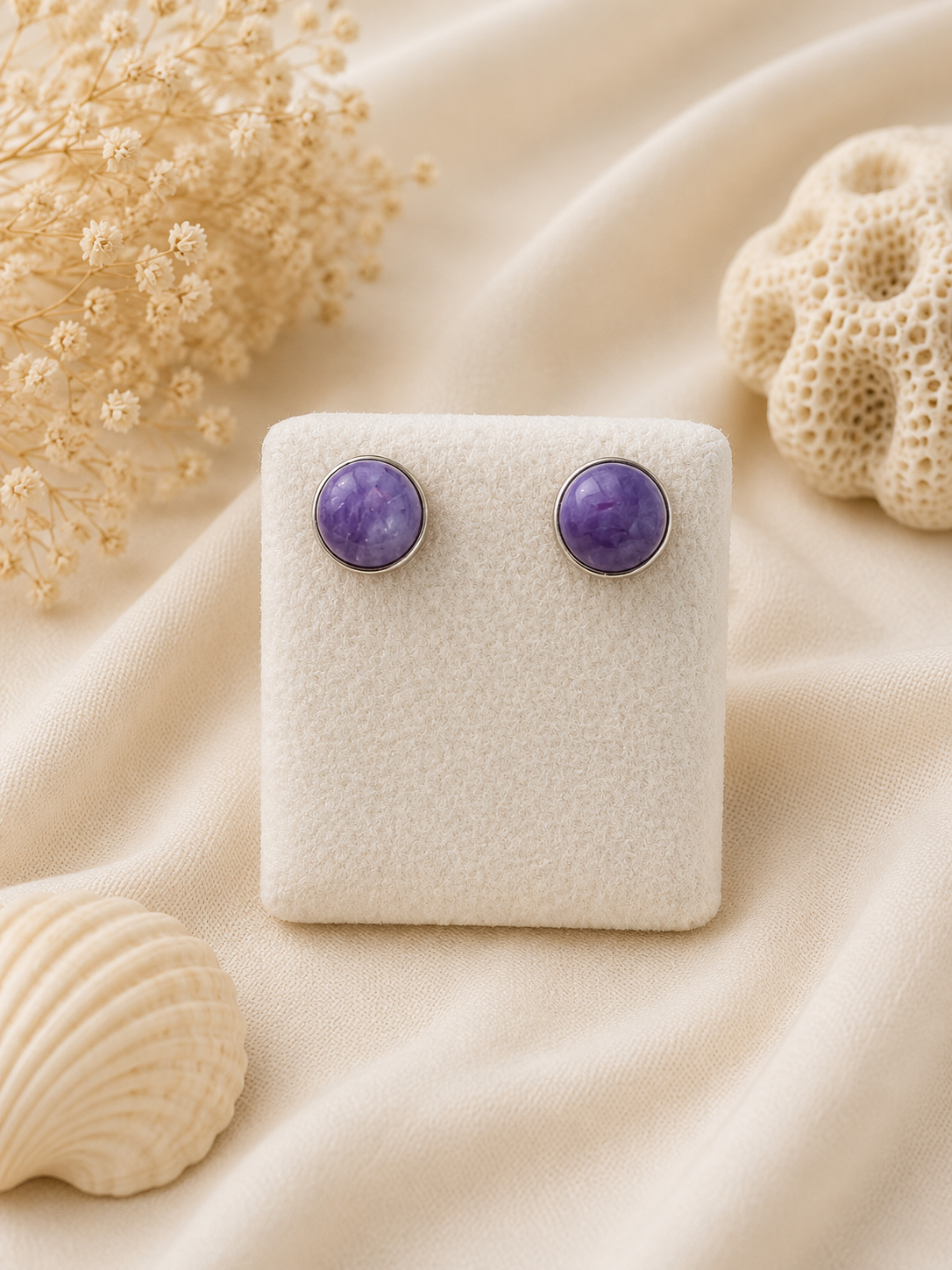 Orecchini Birichini in Charoite naturale da 8 mm con perno in Argento 925. Eterea Natural Stone