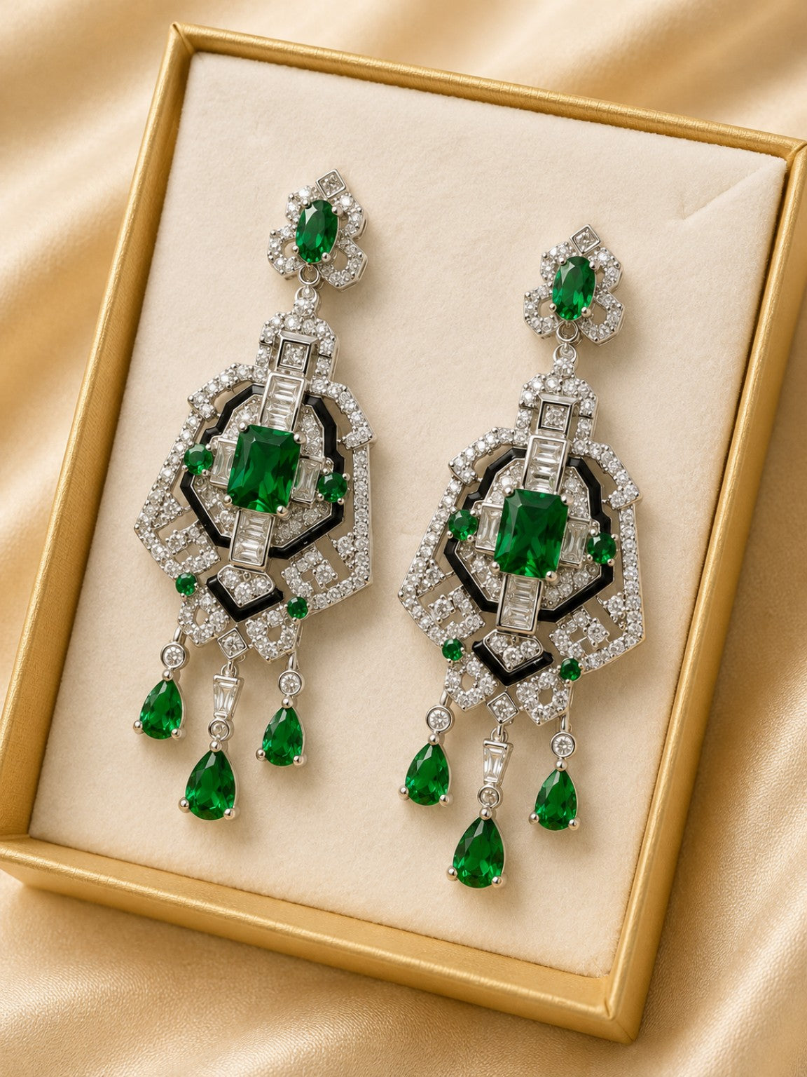 Orecchini Chandelier Verde Smeraldo con Cristalli CZ e Zirconi | Eterea Natural Stone