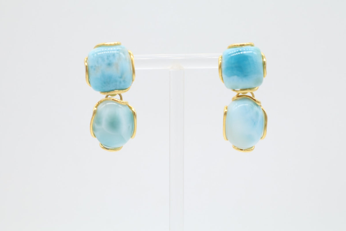 Orecchini Larimar in argento dorato, pendenti a due elementi con pietre naturali dalle delicate sfumature celesti